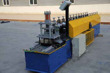 چین Industrial Steel Roller Shutter Forming Machine For 0.3 - 0.8mm Thickness Sheet تامین کننده